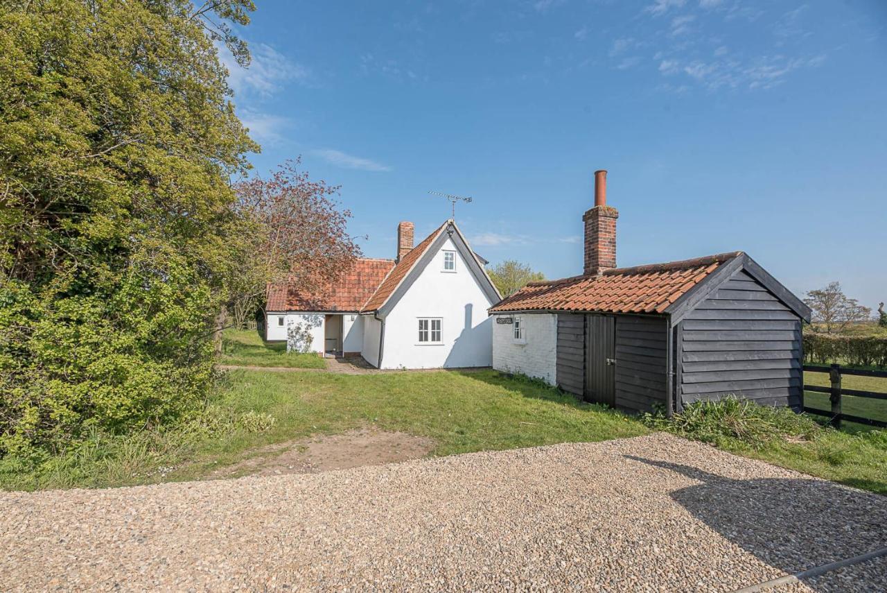 Holiday home Heart's Ease In Dallinghoo Nr